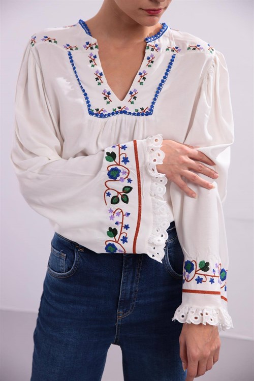 Beyaz İşlemeli İspanyol Kol Bluz - Şaman Butik Beyaz İşlemeli İspanyol Kol Bluz