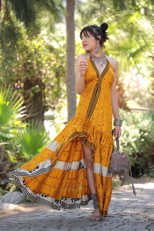  Hardal Rengi Önü Kısa Askılı İpek Elbise