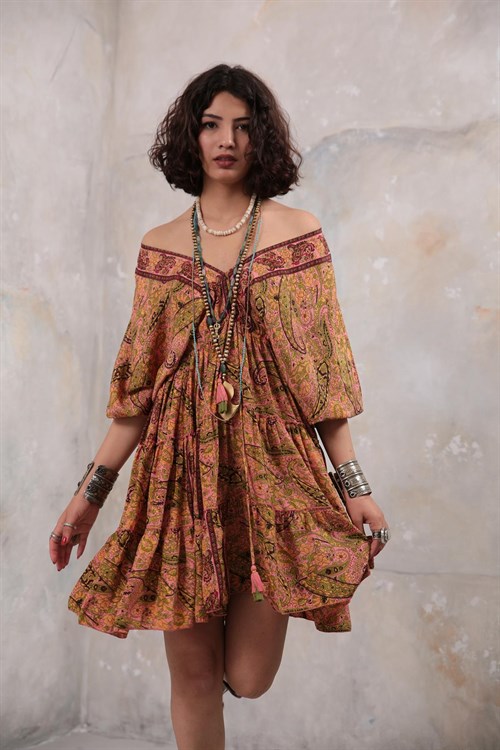 Pembe V Yaka Desenli Kısa İpek Elbise - Şaman Butik Pembe V Yaka Desenli Kısa İpek Elbise