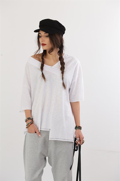 White Asymmetric Cut Blouse - Şaman Butik | Boho Fashion White Asymmetric Cut Blouse