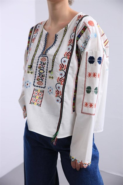 Beyaz Yakası Kesik İşlemeli Bohem Bluz - Şaman Butik Beyaz Yakası Kesik İşlemeli Bohem Bluz