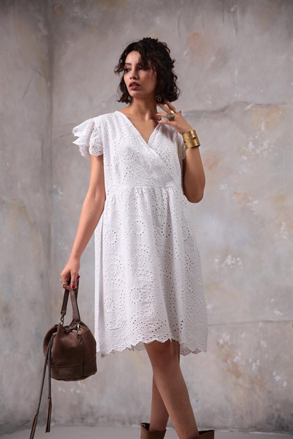 Beyaz Kruvaze Yakalı Dantel Elbise - Şaman Butik Beyaz Kruvaze Yakalı Dantel Elbise