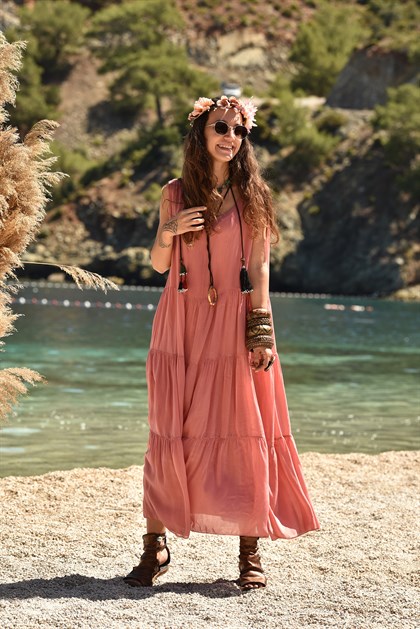 Gül Kurusu Kalın Askılı Katlı Elbise - Şaman Butik Gül Kurusu Kalın Askılı Katlı Elbise