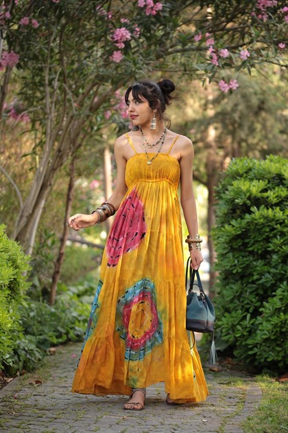  Hardal Rengi Batik Desenli Askılı Elbise
