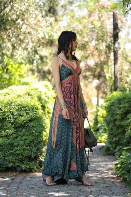 Koyu Kahve Robası Büzgülü Askılı İpek Elbise - Şaman Butik Koyu Kahve Robası Büzgülü Askılı İpek Elbise