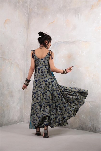 Lacivert Şal Desenli Askılı İpek Elbise - Şaman Butik Lacivert Şal Desenli Askılı İpek Elbise