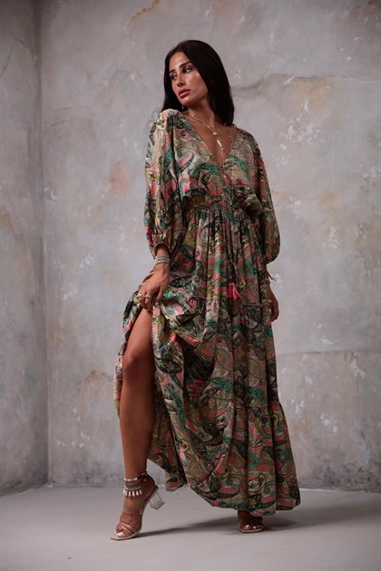Pembe Şal Desen Beli Lastikli V Yaka İpek Elbise - Şaman Butik Pembe Şal Desen Beli Lastikli V Yaka İpek Elbise