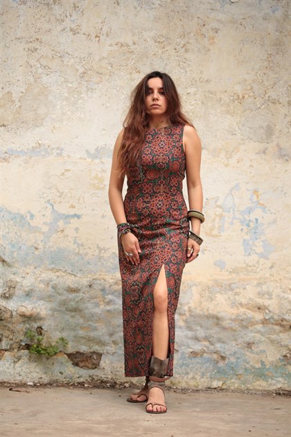Renkli Desenli Yırtmaç Detay Sırt Dekolteli Elbise - Şaman Butik Renkli Desenli Yırtmaç Detay Sırt Dekolteli Elbise