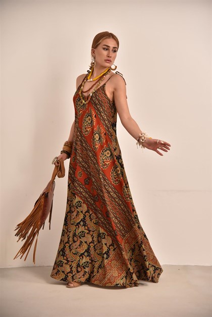 Renkli Şal Desenli Askılı İpek Elbise - Şaman Butik Renkli Şal Desenli Askılı İpek Elbise