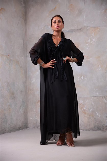 Siyah Yakası Fırfırlı Uzun İpek Elbise - Şaman Butik Siyah Yakası Fırfırlı Uzun İpek Elbise