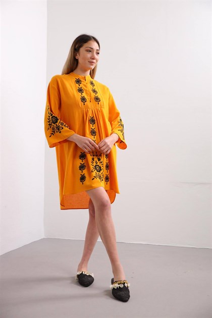 Turuncu İşlemeli Önü Düğmeli Elbise - Şaman Butik Turuncu İşlemeli Önü Düğmeli Elbise