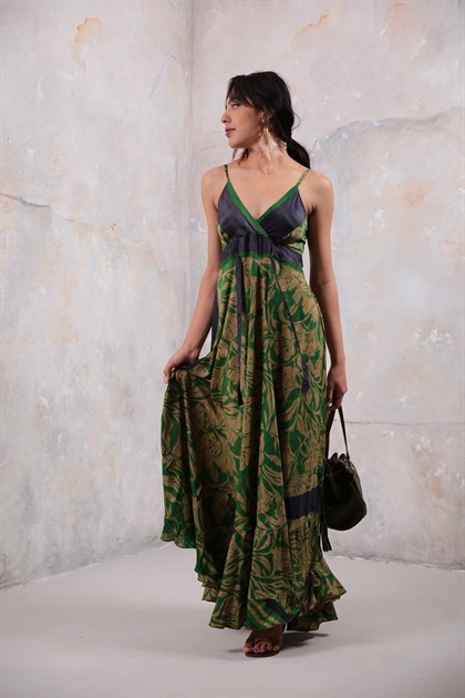 Yeşil Robası Büzgülü Askılı İpek Elbise - Şaman Butik Yeşil Robası Büzgülü Askılı İpek Elbise